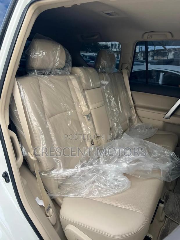 Toyota Land Cruiser Prado 2021 Pearl