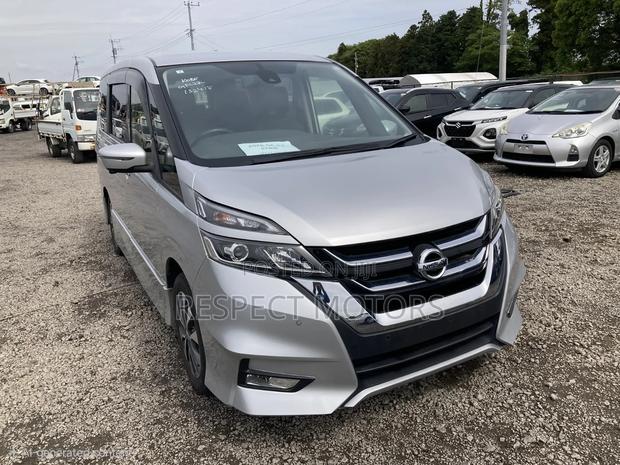 Nissan Serena 2019 Silver