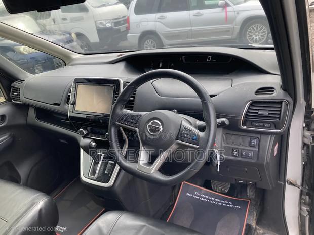 Nissan Serena 2019 Silver