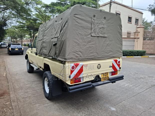 Toyota Land Cruiser 2005 Beige