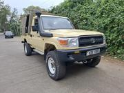 Toyota Land Cruiser 2005 Beige for sale
