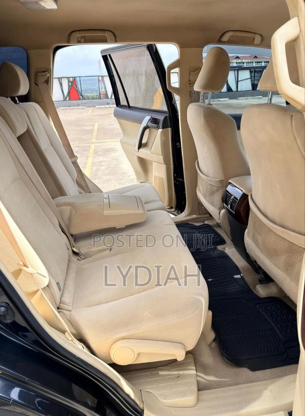 Toyota Land Cruiser Prado 2017 Black