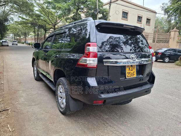 Toyota Land Cruiser Prado 2011 Black