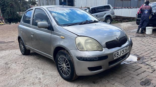 Toyota Vitz 1.0 FWD 5dr 2003 Silver