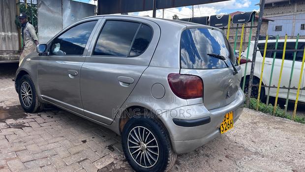 Toyota Vitz 1.0 FWD 5dr 2003 Silver