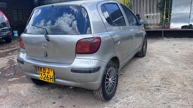 Toyota Vitz 1.0 FWD 5dr 2003 Silver