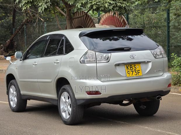 Toyota Harrier 2005 Silver