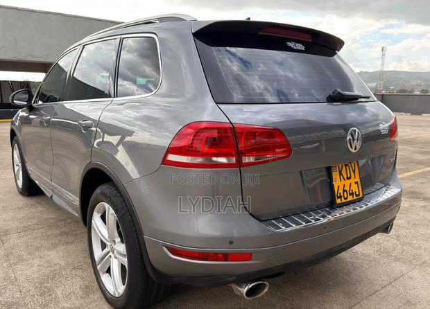 Volkswagen Touareg 2014 Gray