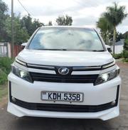 Toyota Voxy 2015 White for sale