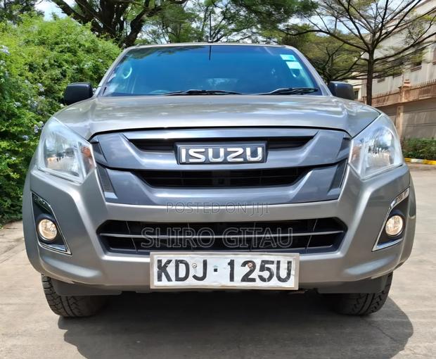 Isuzu D-MAX 2022 Gray