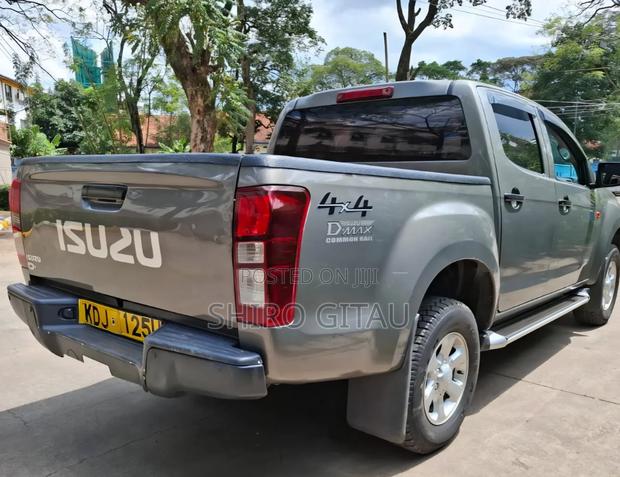 Isuzu D-MAX 2022 Gray