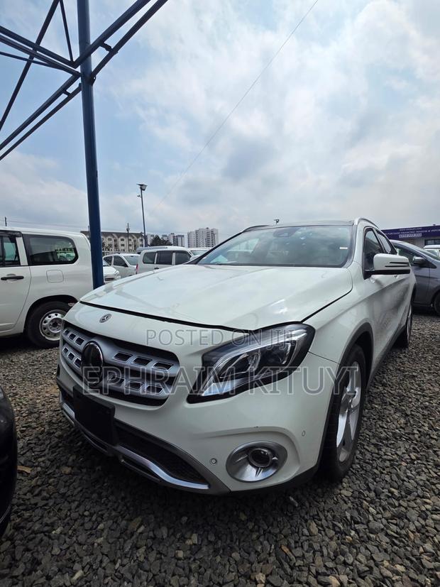 Mercedes-Benz GLA-Class 2017 White