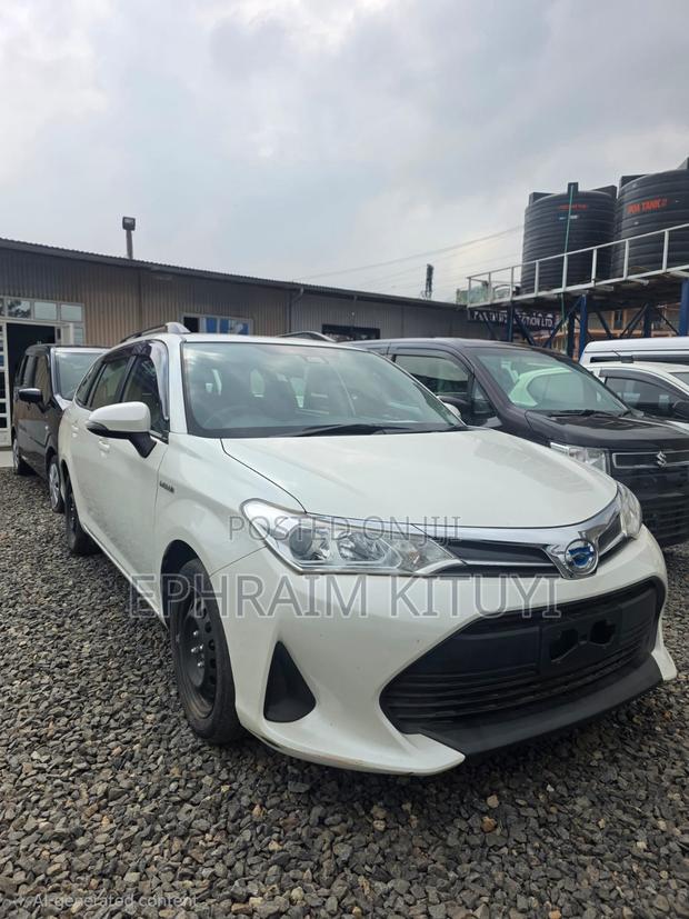 Toyota Corolla Fielder 2018 White