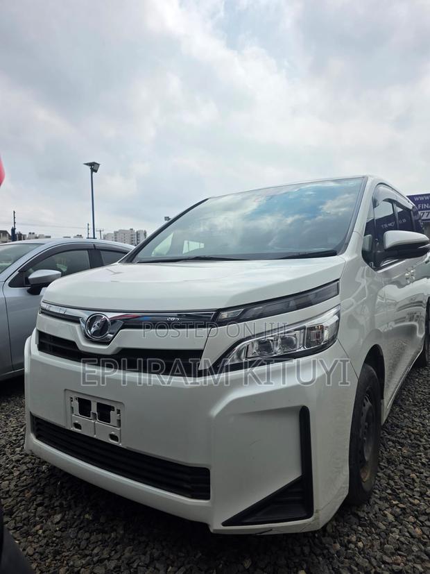 Toyota Voxy 2019 White