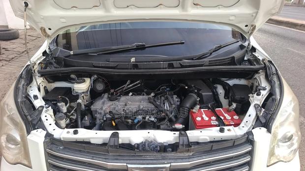 Toyota Noah 2011 White
