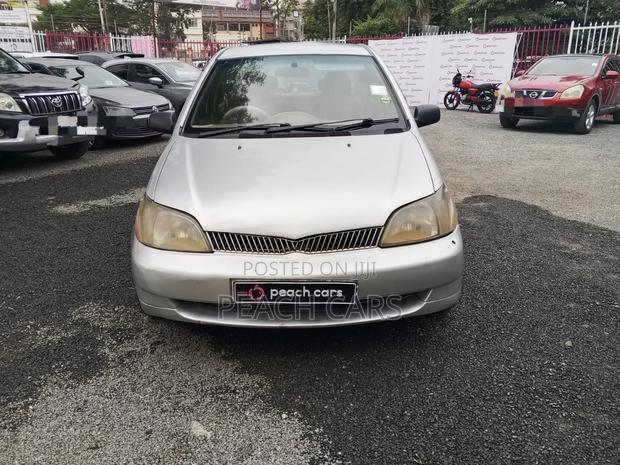 Toyota Platz 2001 Silver