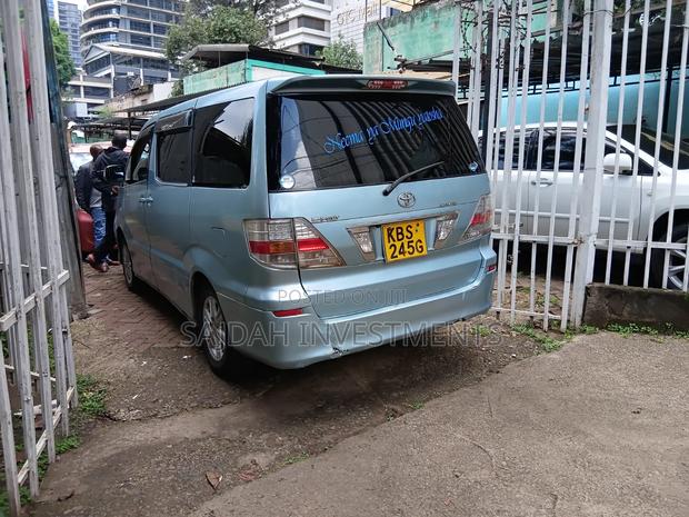 Toyota Alphard 2005 Blue