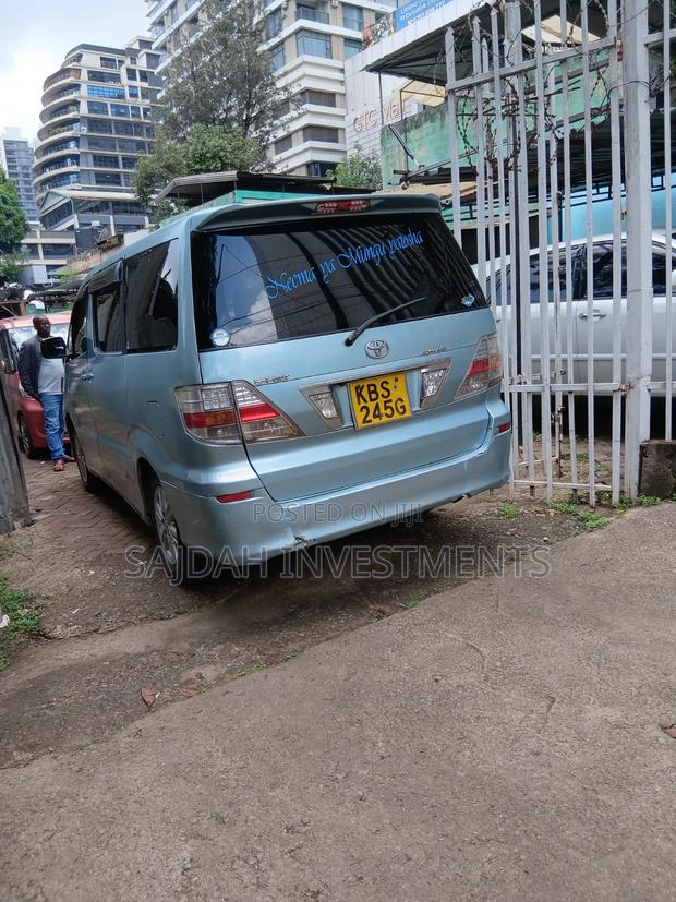 Toyota Alphard 2005 Blue