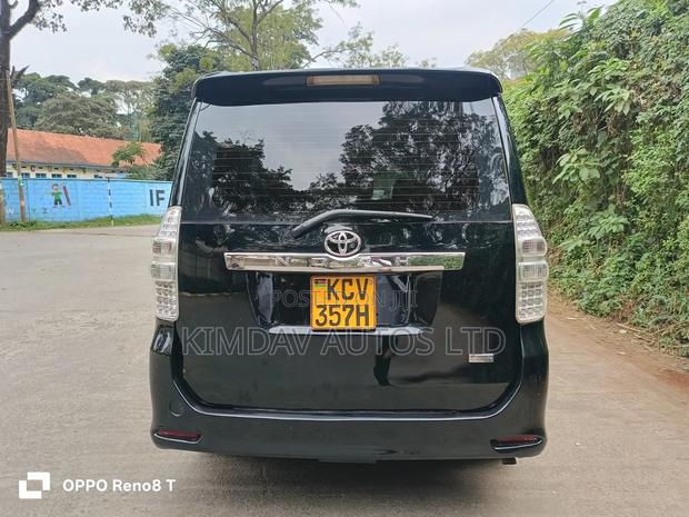 Toyota Noah 2012 Black