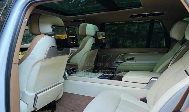 Land Rover Range Rover Vogue 2024 Gold