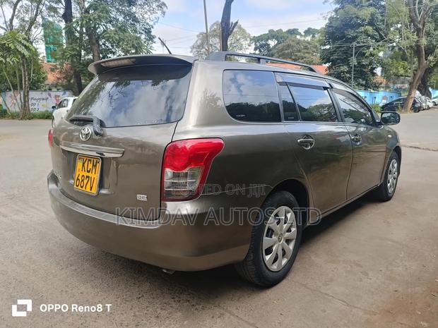 Toyota Corolla Fielder 2010