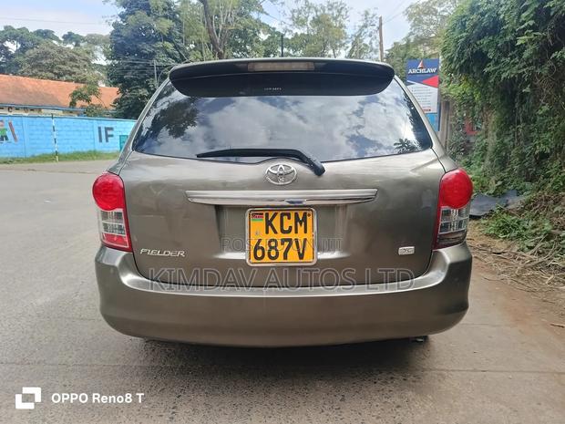 Toyota Corolla Fielder 2010