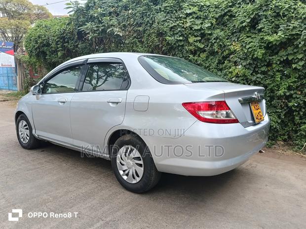 Honda Fit Aria 2006 Silver