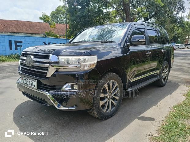 Toyota Land Cruiser 2016 Black