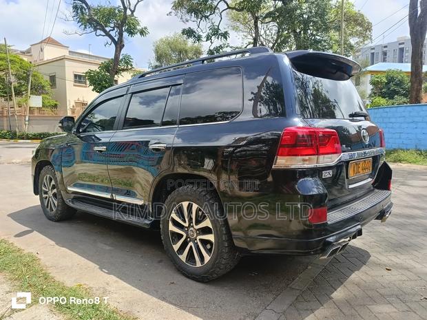 Toyota Land Cruiser 2016 Black