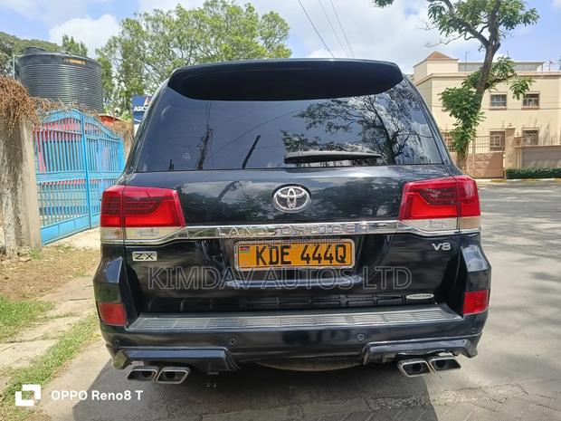 Toyota Land Cruiser 2016 Black