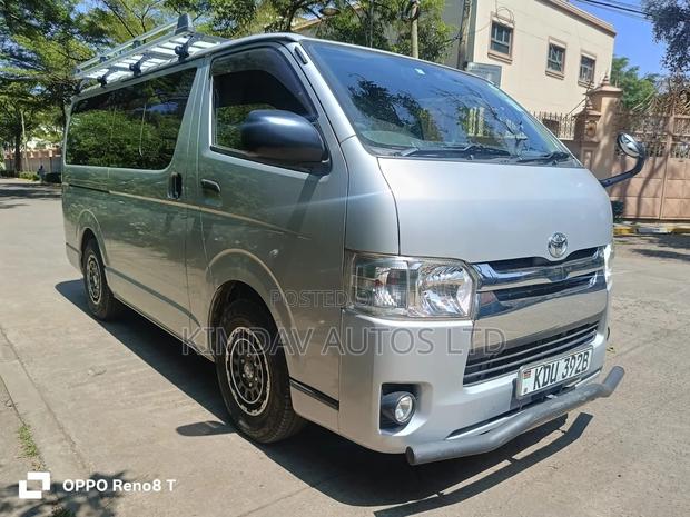 Toyota HiAce 2017 Silver