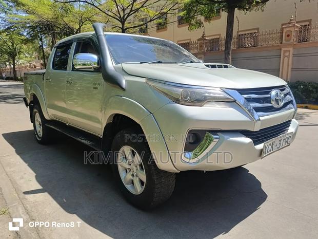 Toyota Hilux 2009 Silver