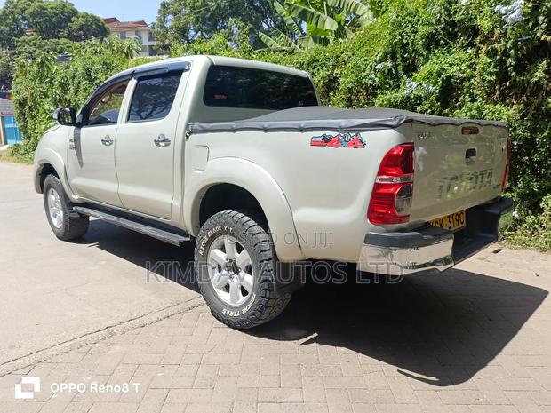 Toyota Hilux 2009 Silver