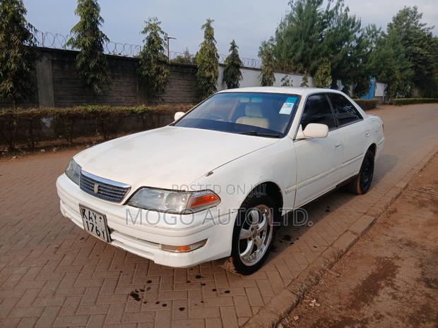 Toyota Mark II 2000 White