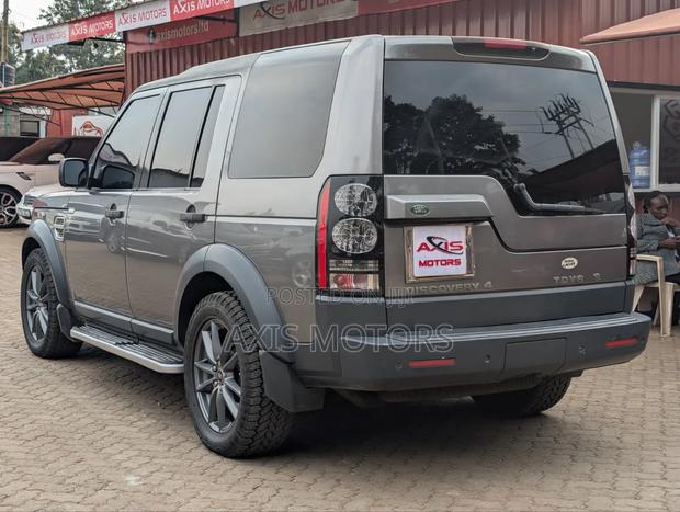 Land Rover Discovery 2011 Gray