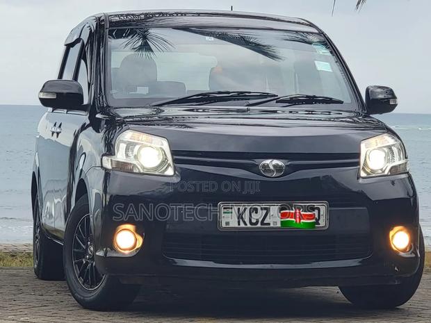 Toyota Sienta 2013 Black