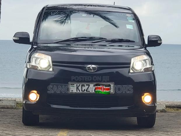 Toyota Sienta 2013 Black