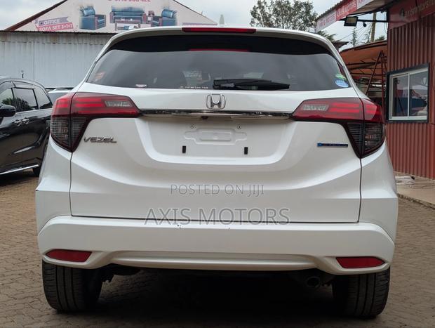 Honda Vezel 2019 White