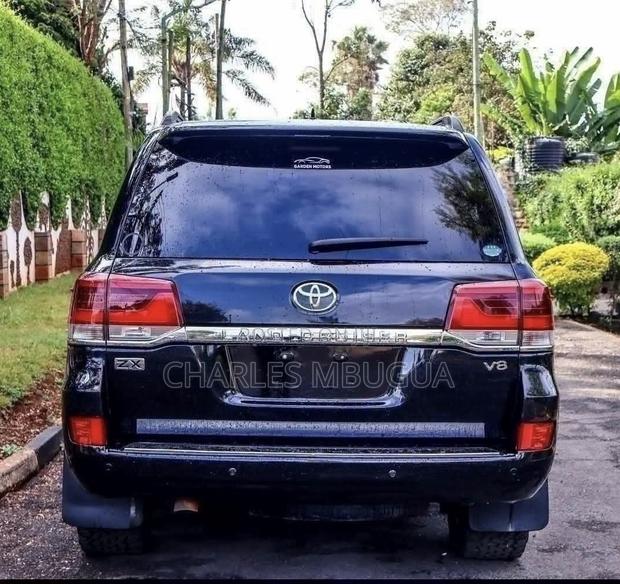 Toyota Land Cruiser 4.6 V8 GX 2014 Black