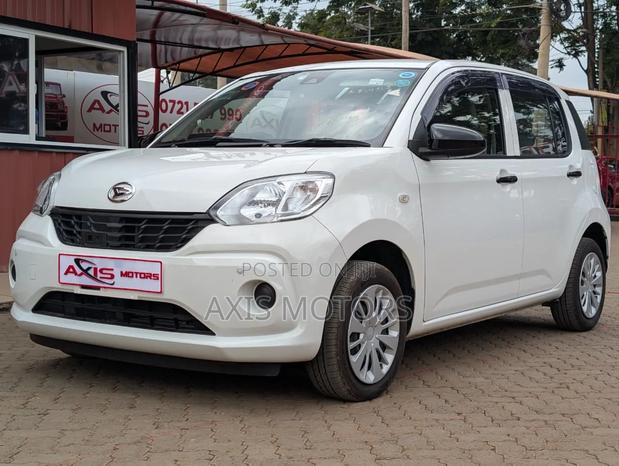 Daihatsu Boon 2018 White