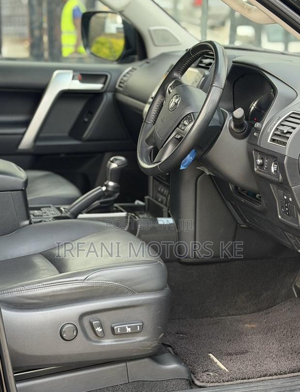 Toyota Land Cruiser Prado 2.8 2021 Black