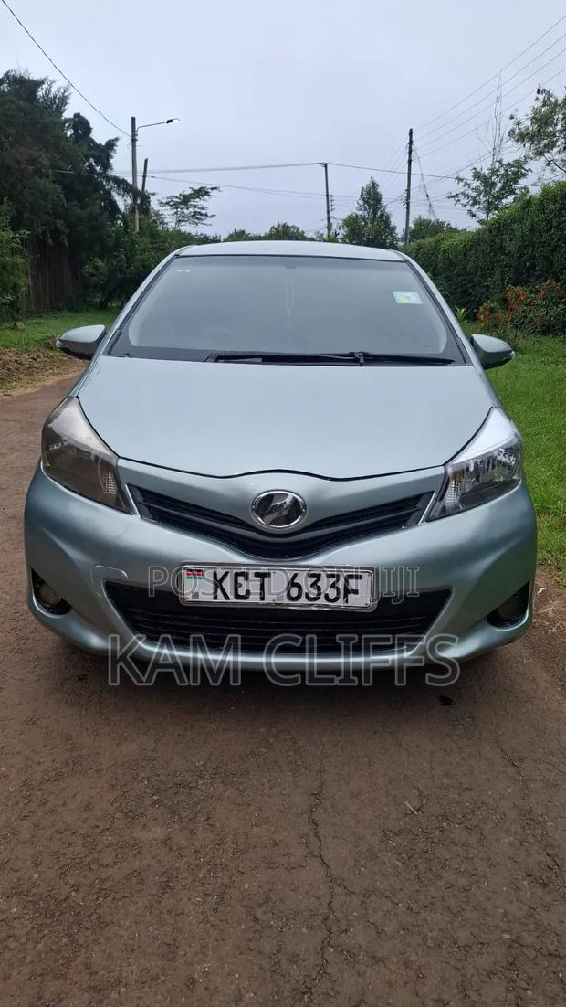 Toyota Vitz 2012 Green