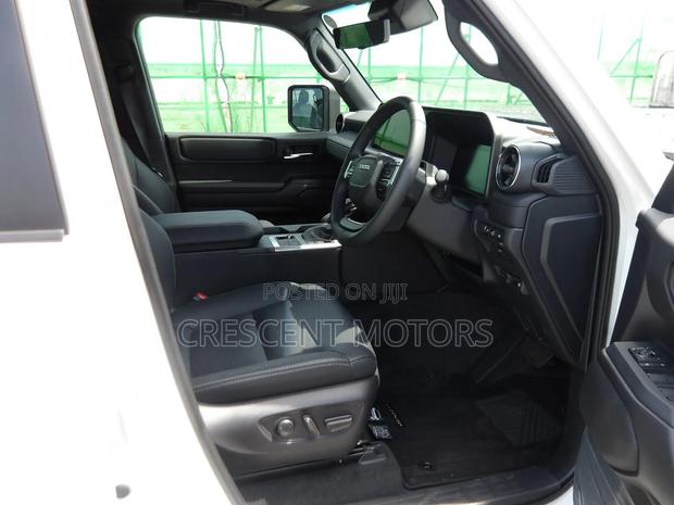 New Toyota Land Cruiser Prado 2024 Pearl