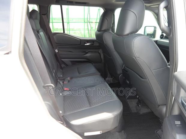 New Toyota Land Cruiser Prado 2024 Pearl