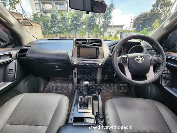 Toyota Land Cruiser Prado 2010 Gray