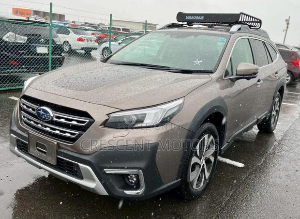 Subaru Outback 2022 Gold