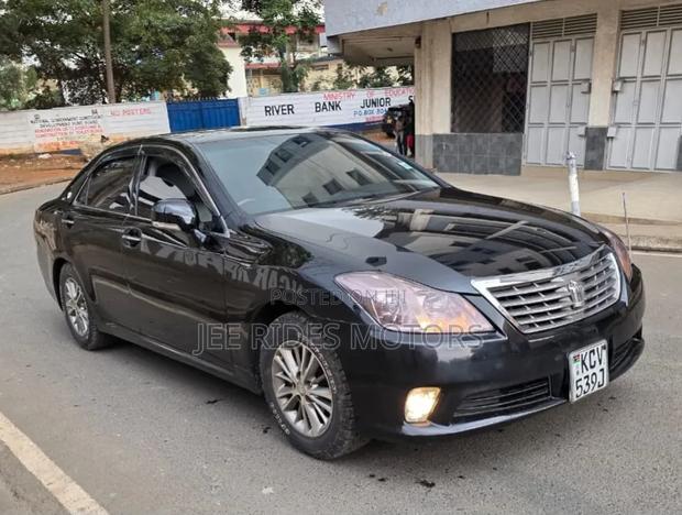 Toyota Crown 2012 Black