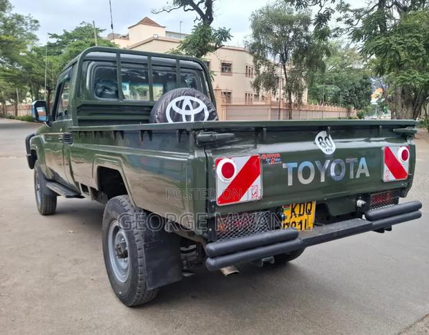 Toyota Land Cruiser 2013 Green