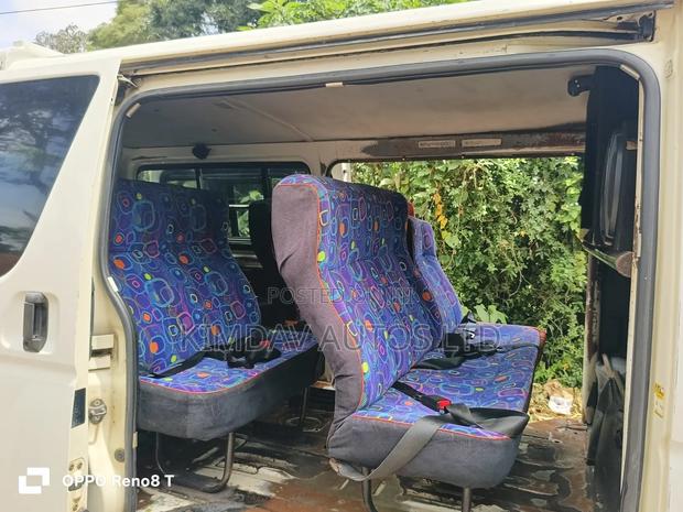 Toyota HiAce 2014 Off white
