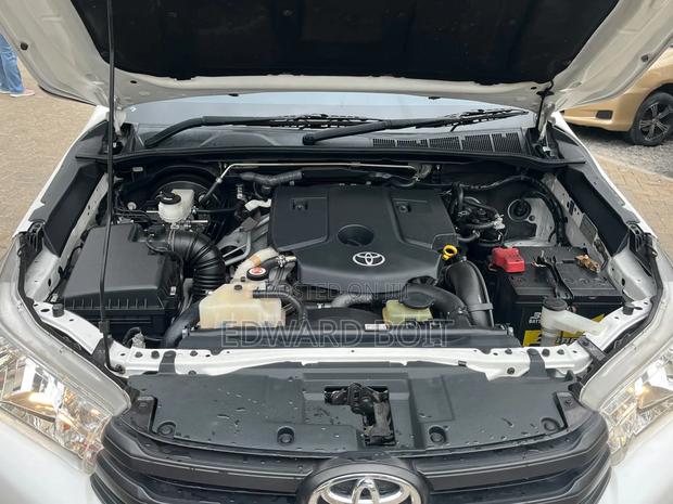 Toyota Hilux 2019 White